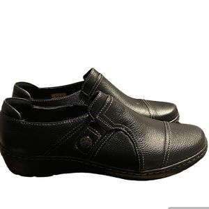 Clark’s Cora Poppy Women slip on shoe size 9